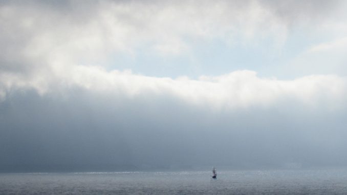 tall ship god rays1