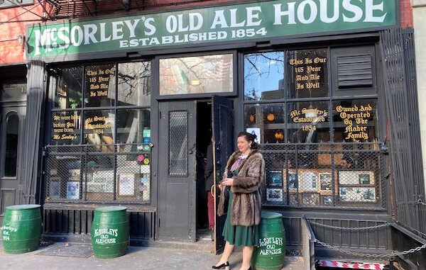 McSorley's Old Ale House (c) Meryl Pearlstein